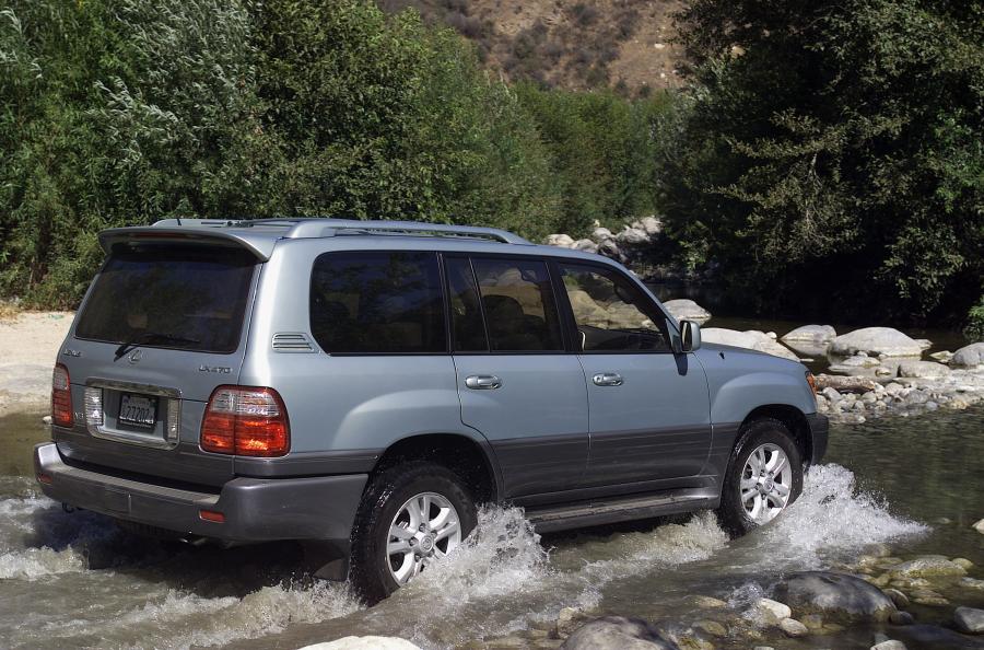  Lexus LX470 2003 года  (фото 17 из 26)